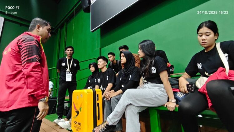 Sekum KONI Sumbar Anandya Dipo bakar semangat atlet karate di PON Beladiri 2025