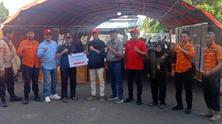 PT Semen Padang Salurkan 250 Zak Semen untuk Korban Angin Puting Beliung di Kota Solok 1 Semen Padang bantu 250 sak semen untuk korban puting beliung di Kota Solok. (dok. istimewa)