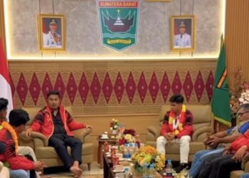 Wagub Vasko Jamu Tim Pencak Silat Sumbar yang Raih Lima Medali di PON Beladiri 2025