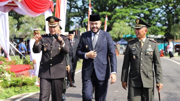 Wako Fadly Amran Serahkan Penghargaan untuk Pelajar di Peringatan Hari Kesaktian Pancasila 1 Wako Fadly Amran di upacara peringatan Hari Kesaktian Pancasila. (dok. Prokopim)