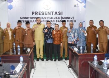 Wako Padang Fadly Amran hadir di presentasi monev KI Sumbar 2025. (dok. istimewa)