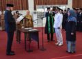 Wako Fadly Amran Lantik 122 Pejabat Administrator dan Pengawas di Lingkup Pemko Padang 3 Wako Fadly Amran lantik 122 pejabat administrator dan fungsional di lingkup Pemko Padang. (dok. Prokopim)