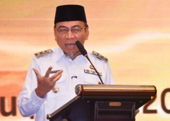 Hadiri Pelantikan Lulusan SMA-SMAK Padang, Wawako Maigus Nasir Sosialisasi Padang Juara 8 Wawako Maigus Nasir beri sambutan di wisuda SMA-SMAK Padang. (dok. Prokopim)