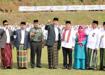 Wawako Maigus Nasir hadiri upcara peringatan Hari Santri Nasional di Ponpres Ar Risalah. (dok. Prokopim)