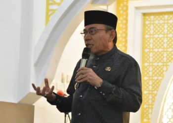 Wirid Bulanan ASN Pemko Padang, Wawako Maigus Nasir Tekankan Nilai Kebersamaan 10 Wawako Maigus Nasir sampaikan wirid bulanan untuk ASN. (dok. Prokopim)