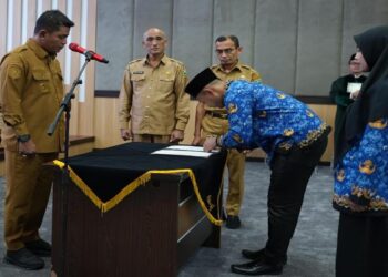 64 PPPK Resmi Dilantik, Bupati Solok: Ini Awal Pengabdian, Bukan Akhir Perjuangan