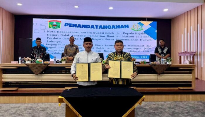 Pemkab Solok-Kejari Teken MoU Bantuan Hukum dan Penguatan Program Jaga Nagari