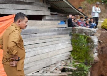 Respons Cepat, Bupati Solok Tinjau Jalan Rusak di Kampuang Dalam Tangah