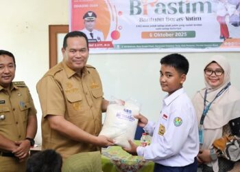 51 Anak Yatim di Pariaman Timur Terima Bantuan Beras dari Yayasan ASB