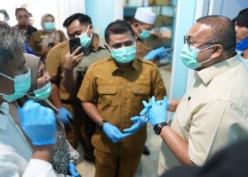 Program Makan Bergizi Gratis Disambut Antusias, Bupati Solok: Negara Hadir untuk Anak-Anak Kita