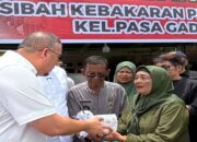 Temui Korban Kebakaran di Pasa Gadang Padang, Andre Rosiade Salurkan Bantuan Rp50 Juta