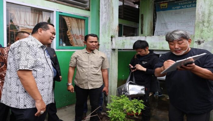Yota Balad Dampingi CCR Japan Tinjau Lokasi Pemasangan Filter Air di SMPN 2 Pariaman