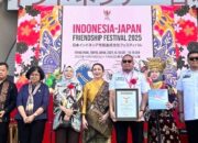 Andre Rosiade Bawa IKM Pecahkan Rekor MURI Masak Rendang di Jepang