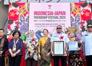 Andre Rosiade Bawa IKM Pecahkan Rekor MURI Masak Rendang di Jepang