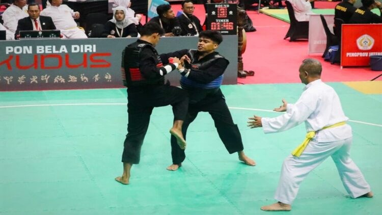 Penampilan atlet silat Sumbar di PON Beladiri 2025 Kudus. (Foto: Ist)