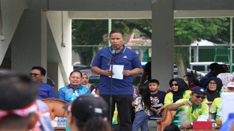 Wawako Pariaman menghadiri pembukaan Turnamen Tenis KPT Cup 2025. (Foto: Ist)