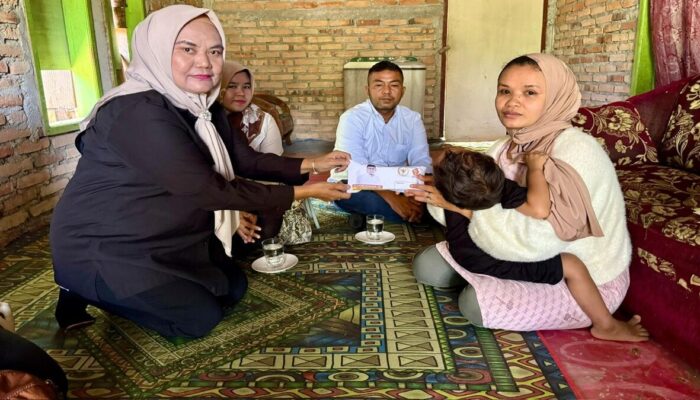 Andre Rosiade Bantu Rp20 Juta Anak Karyawan Pecel Lele Penderita Cacingan Parah