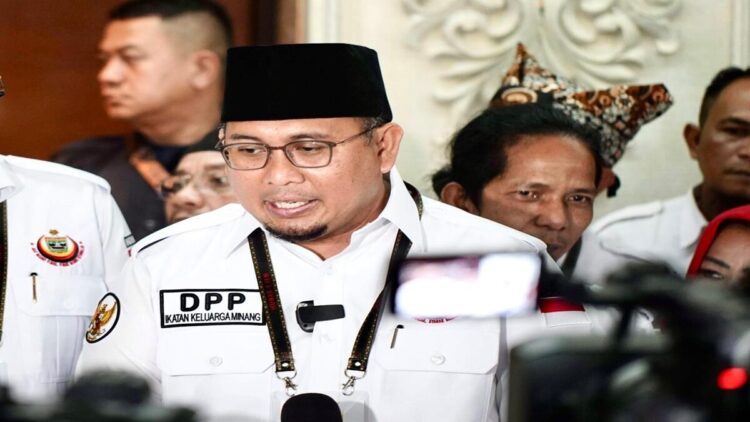 Ketum IKM Andre Rosiade Ajak Perantau Minang Nobar Film “Menuju Pelaminan” di XXI Plaza Senayan Jakarta 1 Ketum IKM Andre Rosiade Ajak Perantau Minang Nobar Film “Menuju Pelaminan”. (Foto: Ist)