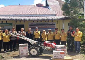 Dukung UMKM dan Petani, PT Semen Padang Salurkan Bantuan Rp64 Juta