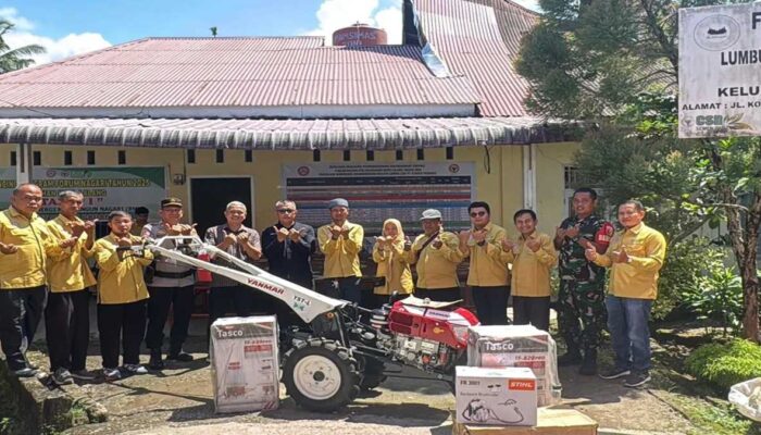 Dukung UMKM dan Petani, PT Semen Padang Salurkan Bantuan Rp64 Juta