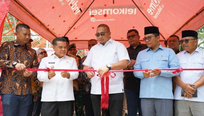 Andre Rosiade Resmikan BTS Telkomsel di Koto Tinggi, Bupati Agam Berharap terus Kolaborasi Pembangunan