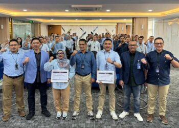 PT Bank Rakyat Indonesia (Persero) Tbk Regional Office (RO) Padang menggelar acara penyerahan penghargaan 'The Best Employee' dan 'The Best Unit Kerja' untuk Triwulan I dan II Tahun 2025. (dok. istimewa)