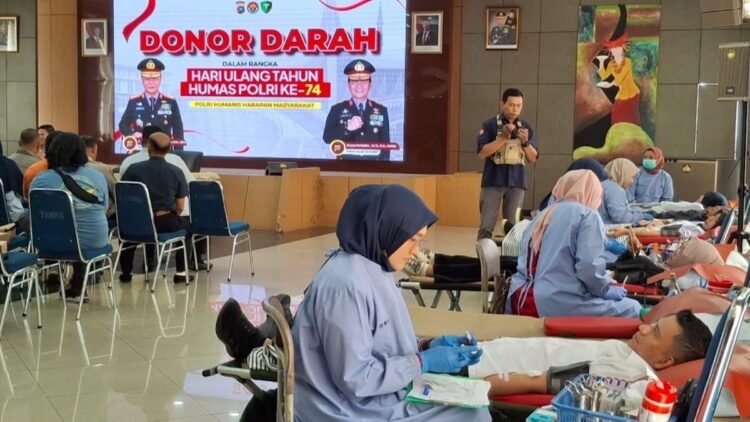 Polda Sumbar Rayakan HUT ke-74 Humas Polri dengan Aksi Sosial 1 Donor darah HUT ke-74 Humas Polri di Polda Sumbar. (dok. istimewa)