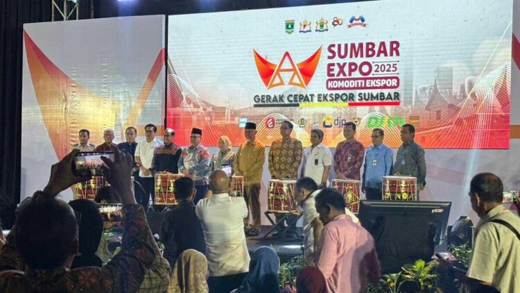 Gubernur Mahyeldi Dorong UMKM Naik Kelas Lewat Sumbar Ekspo 2025 1 Iven Sumbar Ekspo 2025 untuk membantu UMKM naik kelas. (dok. adpsb)