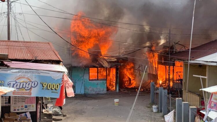 Kebakaran di Pemancungan, Kota Padang. (Ist)