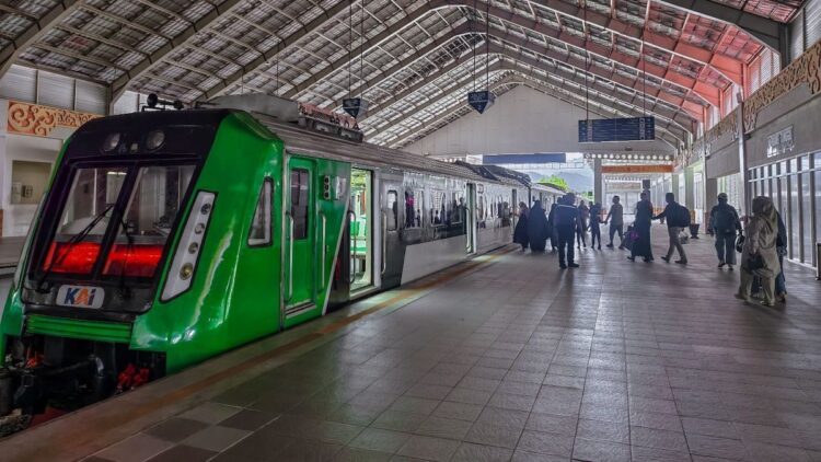 Kereta api Minangkabau Ekspress. (dok. Humas KAI)