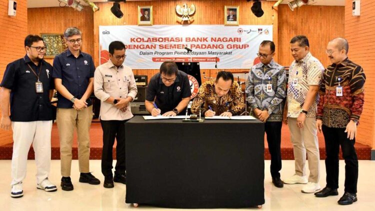 Kolaborasi CSR PT Semen Padang dan Bank Nagari Dorong Pengelolaan Sampah Berkelanjutan 1 kolaborasi bank nagari dengan semen padang grup