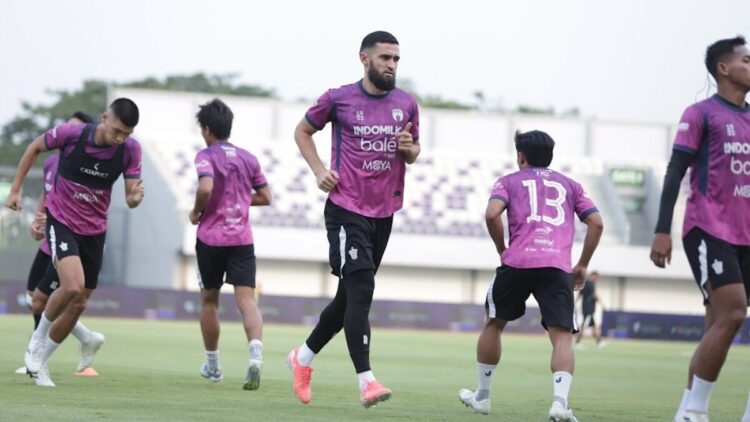 Pelatih Persita Minta Pemain Jaga Kepercayaan Diri, Jangan Anggap Remeh Semen Padang FC 1 Latihan pemain Persita jelang laga tunda melawan Semen Padang FC. (dok. istimewa)