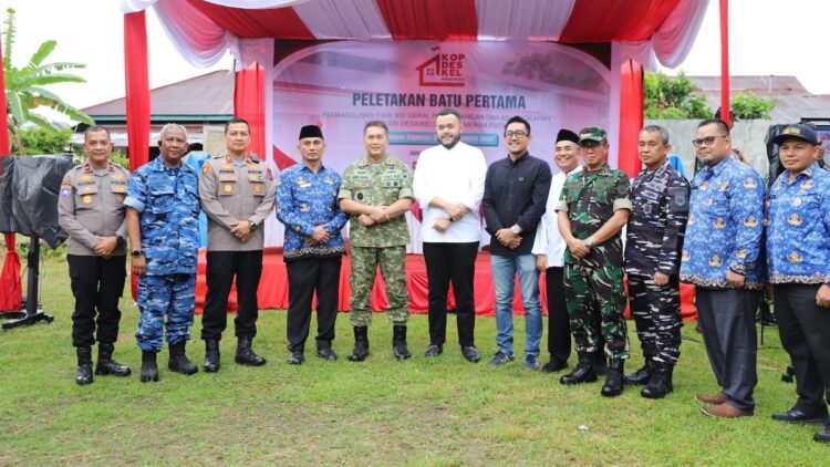 Peletakan batu pertama pembagunan Kopdes Merah Putih di Padang. (dok. Prokopim)