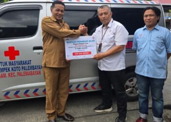 PT Semen Padang Salurkan 300 Zak Semen untuk Nagari Ampek Koto