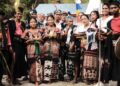 Masyarakat Sumba Timur saat acara penyerahan sertifikat tanah ulayat beberapa waktu lalu (dok. istimewa)