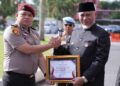 Peringatan Hari Kesaktian Pancasila, 9 Polisi Dapat Penghargaan dari Gubernur Mahyeldi 4 Polisi dapat penghargaan dari Gubernur Sumbar karena ungkap kasus narkoba. (dok.adpsb)