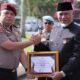 Polisi dapat penghargaan dari Gubernur Sumbar karena ungkap kasus narkoba. (dok.adpsb)