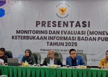 Presentasi Monev KI Sumbar 2025. (dok. istimewa)