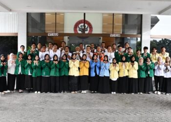Program magang hub kemnaker di PT Semen Padang. (dok. Humas)