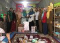 Semen Padang beri bantuan Rp30 juta untuk UMKM di Kota Padang. (dok. istimewa)