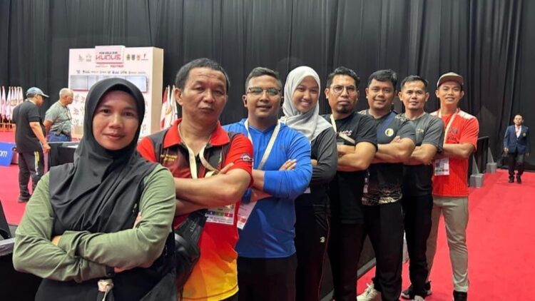 Tim Medis KONI Sumbar, Pahlawan Sunyi di Balik Gemilang PON Beladiri Kudus 1 Tim kesehatan kontingen Sumbar di PON Beladiri 2025. (dok. istimewa)