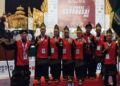 Hari Pertama Kejurnas Barongsai 2025 Bali, Sumbar Berhasil Raih Medali Perak 6 Kontingen Sumbar yang meraih medali perak Kategori Tradisional Kejurnas Barongsai 2025 di Bali, Sabtu (22/11/2025) malam. (Foto FOBI Sumbar)