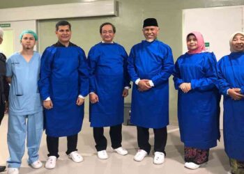 FKUI-RSCM perkuat layanan bedah di RS. M Natsir Solok. (dok. adpsb)
