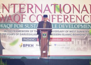 Gubernur Mahyeldi beri sambutan di Konferensi Wakaf Internasional. (dok. adpsb)