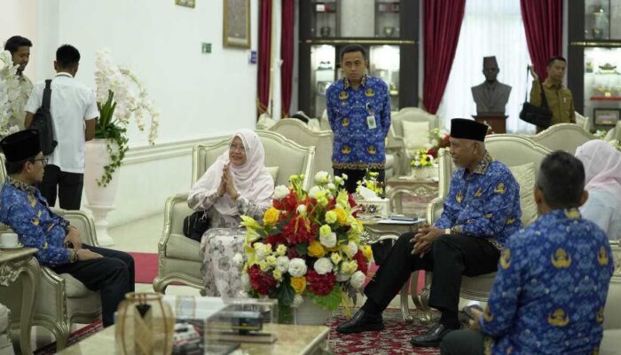 Gubernur Mahyeldi Mendukung Penuh Rencana Syukuran atas Penetapan Rahmah El Yunusiyah Sebagai Pahlawan Nasional