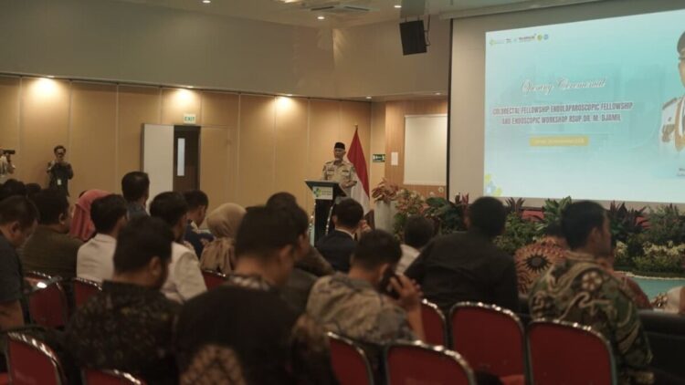 Gubernur Mahyeldi hadir di seminar endoscopy yang digelar RSUP M Djamil Padang