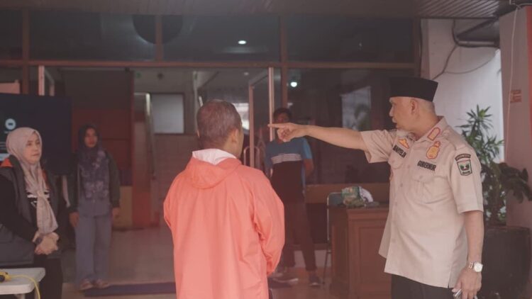 Gubernur Mahyeldi sidak posko bencana. (dok. adpsb)