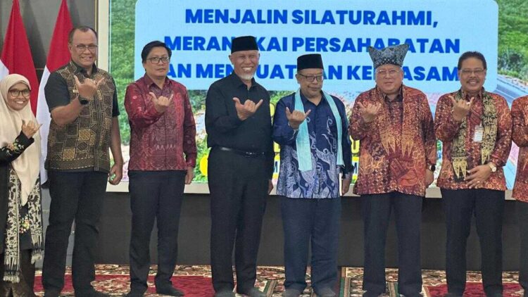 Gubernur Sumbar Mahyeldi menerima delegasi dari Malaysia. (dok. istimewa)