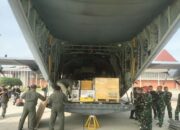 TNI AU Kerahkan Dua Pesawat Hercules Kirim 19 Ton Logistik ke Korban Bencana Sumatera
