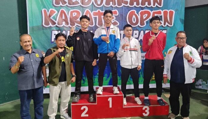 Sebanyak 1946 Karateka Berlaga di Kejuaraan Karate Open Piala Wali Kota Padang